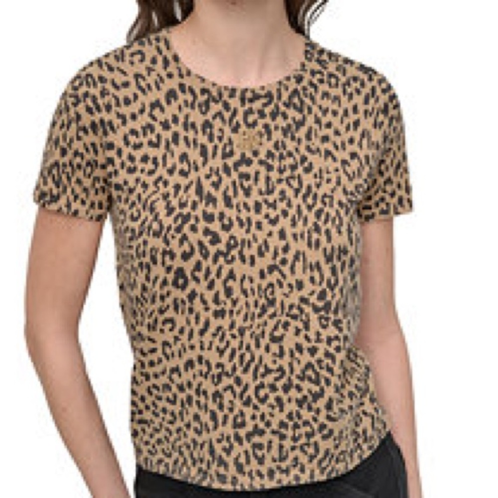 ☑️Universal Thread Animal Print Short Sleeve Tee
